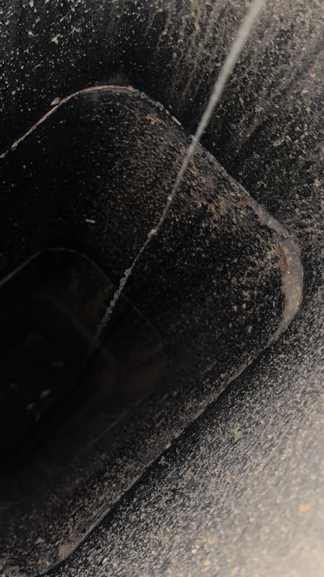 Chimney inspection — deposits on the flue wall